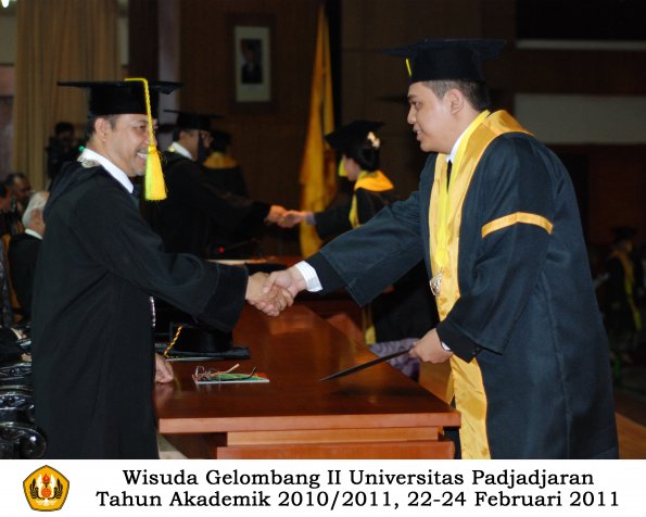 wisuda-fikom-s1-oleh-dekan-167