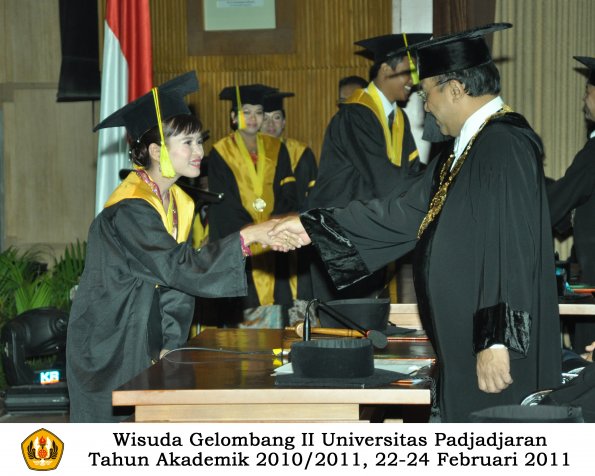 wisuda-fikom-s1-oleh-rektor-113