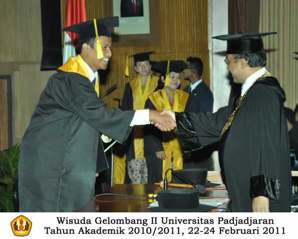 wisuda-fikom-s1-oleh-rektor-115