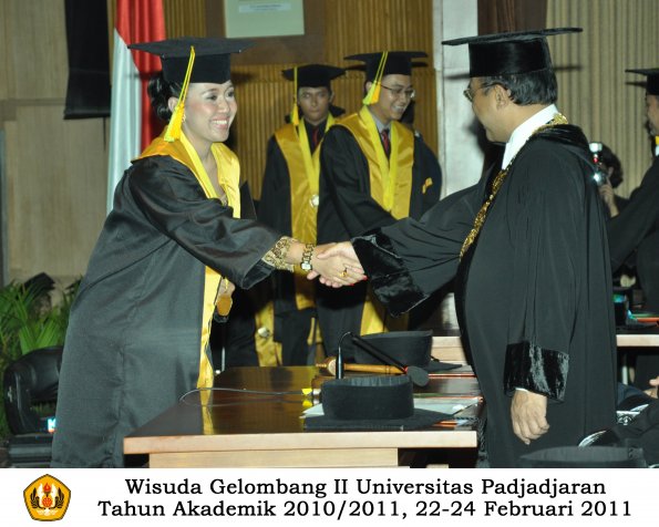 wisuda-fikom-s1-oleh-rektor-119