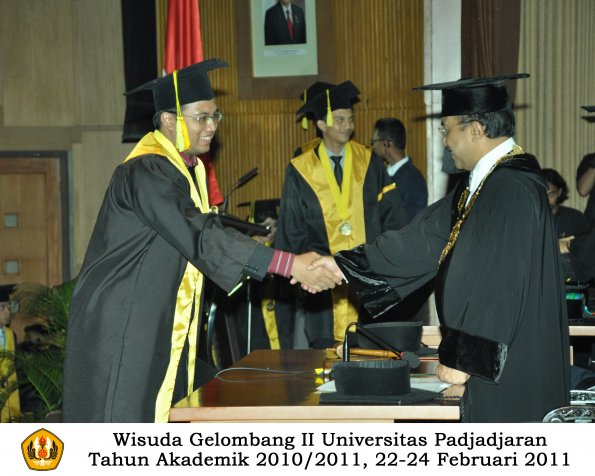 wisuda-fikom-s1-oleh-rektor-127