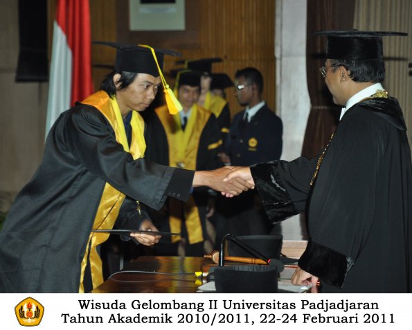 wisuda-fikom-s1-oleh-rektor-128