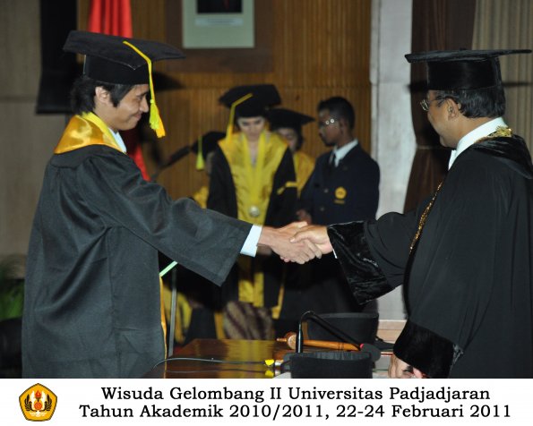 wisuda-fikom-s1-oleh-rektor-130