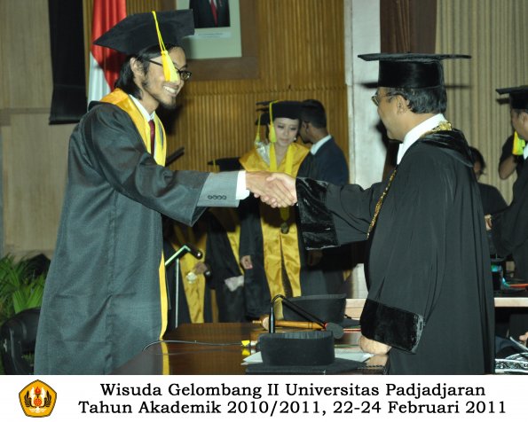 wisuda-fikom-s1-oleh-rektor-131