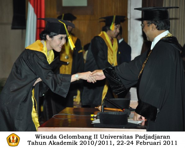 wisuda-fikom-s1-oleh-rektor-132