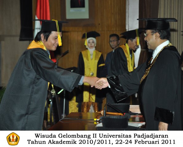 wisuda-fikom-s1-oleh-rektor-148