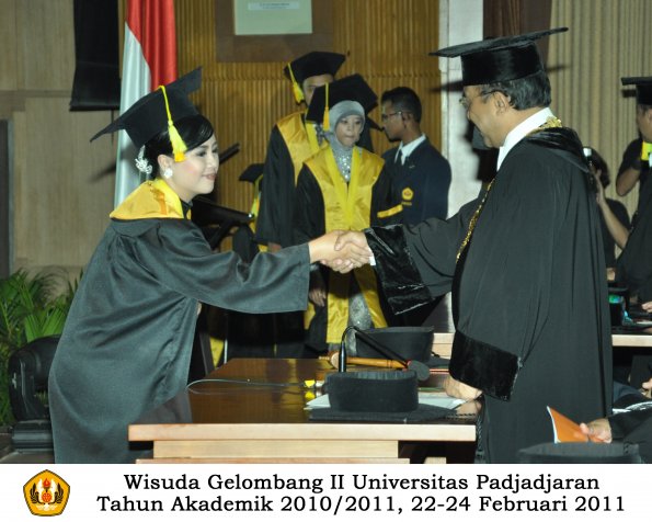 wisuda-fikom-s1-oleh-rektor-157