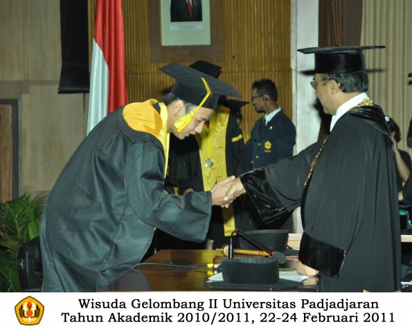 wisuda-fikom-s1-oleh-rektor-161