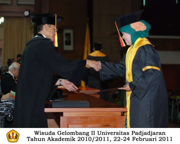 wisuda-mipa-s2-s1-dan-d3-oleh-dekan-157