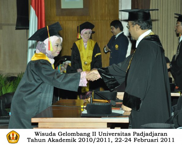 wisuda-mipa-s2-s1-dan-d3-oleh-rektor-035