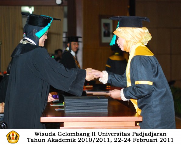 wisuda-fpik-s1-oleh-dekan-026