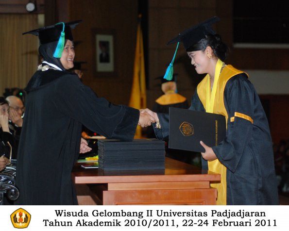 wisuda-fpik-s1-oleh-dekan-029