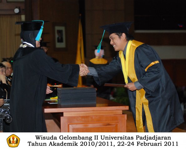 wisuda-fpik-s1-oleh-dekan-033