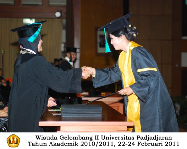 wisuda-fpik-s1-oleh-dekan-034