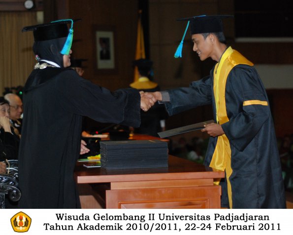 wisuda-fpik-s1-oleh-dekan-037