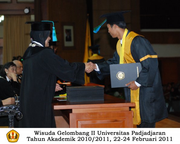 wisuda-fpik-s1-oleh-dekan-039