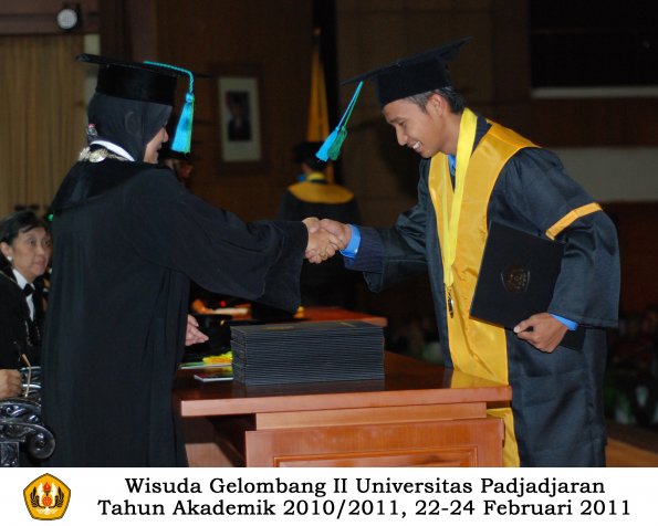 wisuda-fpik-s1-oleh-dekan-040