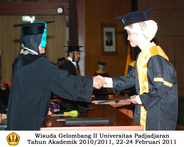 wisuda-fpik-s1-oleh-dekan-046