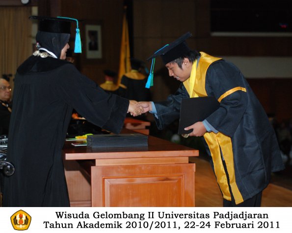 wisuda-fpik-s1-oleh-dekan-049