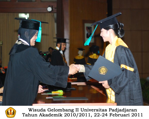 wisuda-fpik-s1-oleh-dekan-050