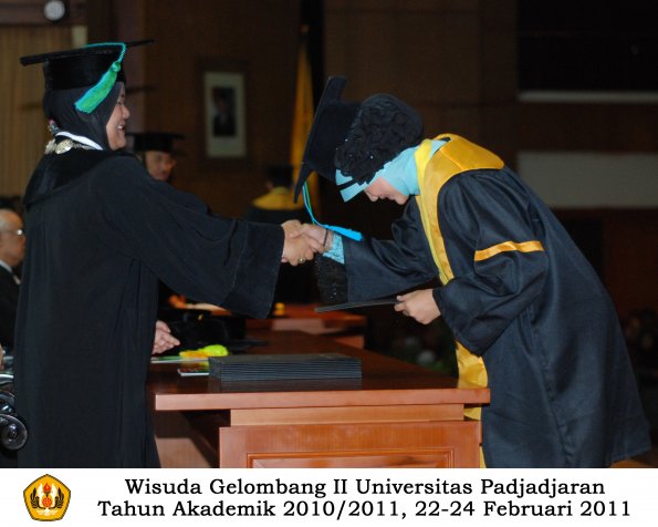 wisuda-fpik-s1-oleh-dekan-055