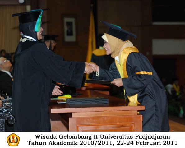 wisuda-fpik-s1-oleh-dekan-056