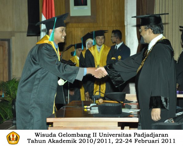 wisuda-fpik-s1-oleh-rektor_20