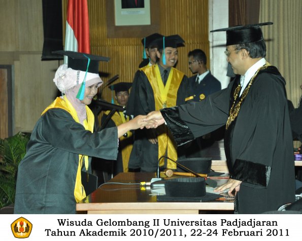 wisuda-fpik-s1-oleh-rektor_30