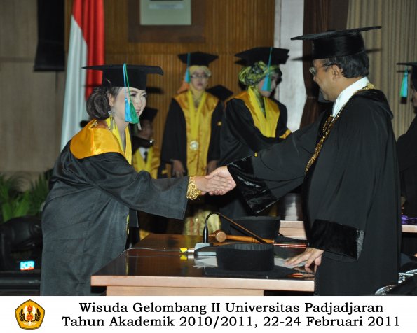 wisuda-fpik-s1-oleh-rektor_37