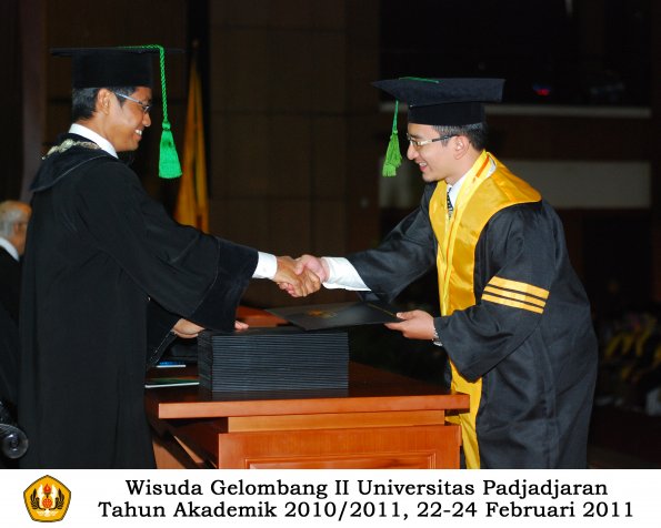 wisuda-fk-s2-spesialis-profesi-s1-d4-d3-oleh-dekan-156