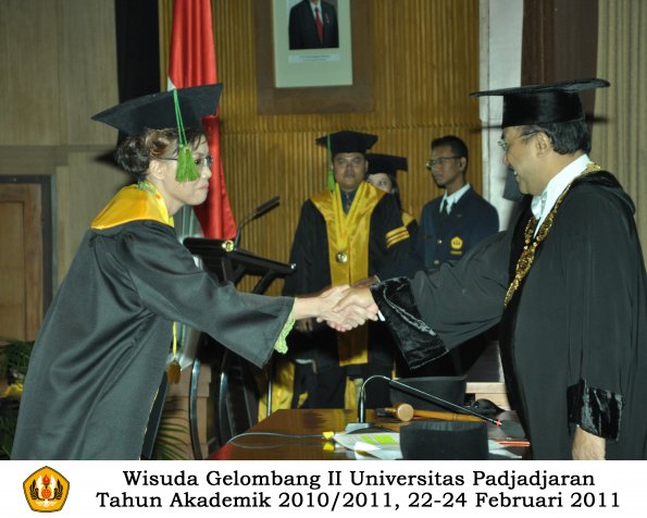 wisuda-fk-s2-spesialis-profesi-s1-d4-d3-oleh-rektor-115