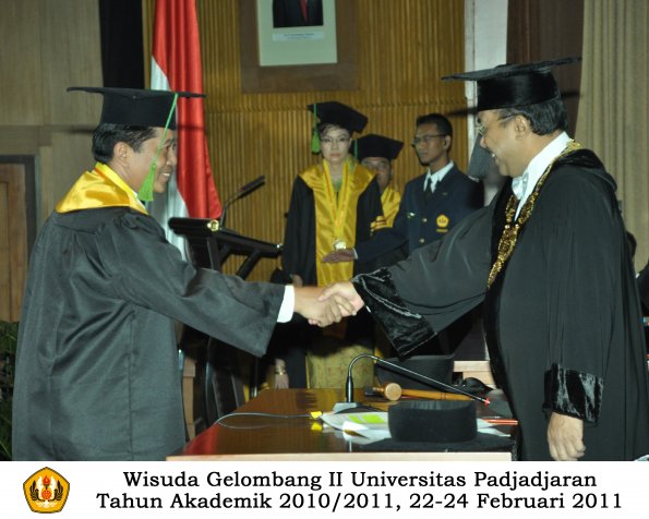 wisuda-fk-s2-spesialis-profesi-s1-d4-d3-oleh-rektor-117