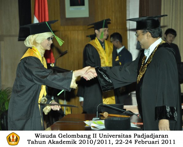 wisuda-fk-s2-spesialis-profesi-s1-d4-d3-oleh-rektor-150