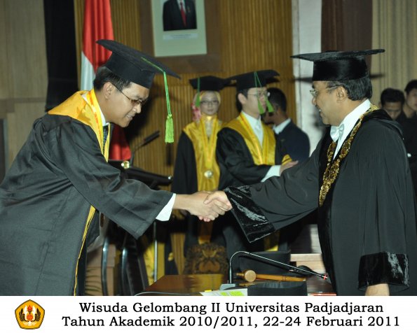 wisuda-fk-s2-spesialis-profesi-s1-d4-d3-oleh-rektor-156