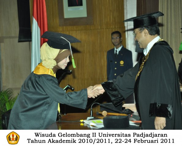 wisuda-fk-s2-spesialis-profesi-s1-d4-d3-oleh-rektor-160