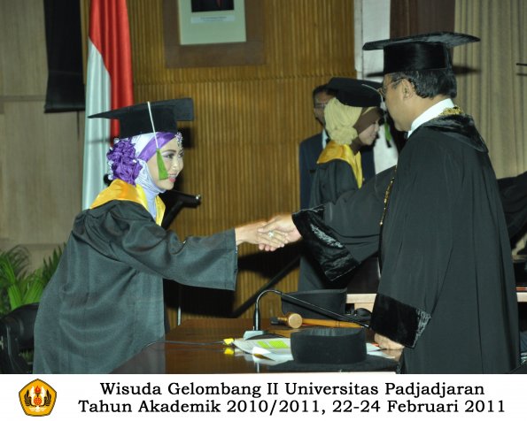 wisuda-fk-s2-spesialis-profesi-s1-d4-d3-oleh-rektor-161