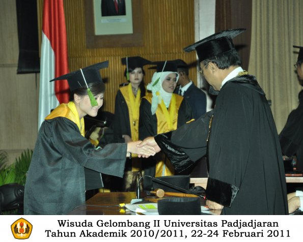 wisuda-fk-s2-spesialis-profesi-s1-d4-d3-oleh-rektor-166