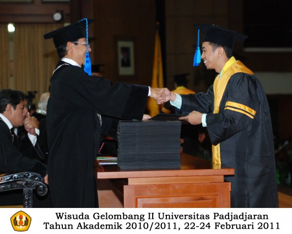 wisuda-keperawatan-s2-s1-oleh-dekan-004