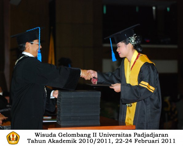 wisuda-keperawatan-s2-s1-oleh-dekan-006