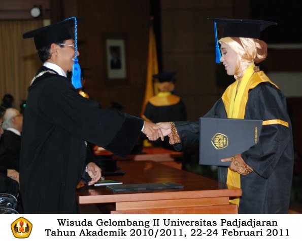 wisuda-keperawatan-s2-s1-oleh-dekan-013