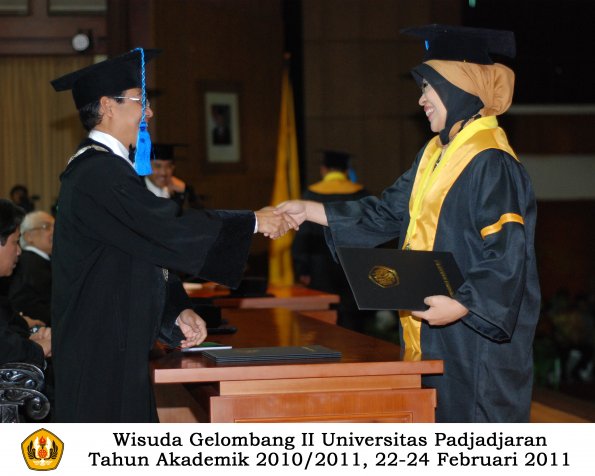 wisuda-keperawatan-s2-s1-oleh-dekan-014