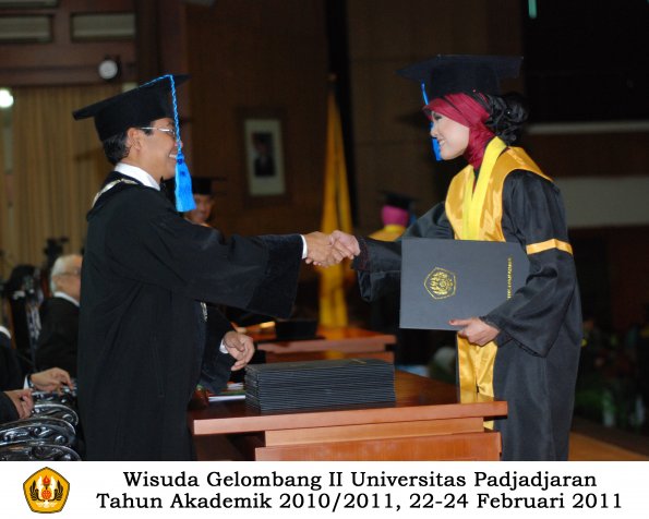 wisuda-keperawatan-s2-s1-oleh-dekan-029