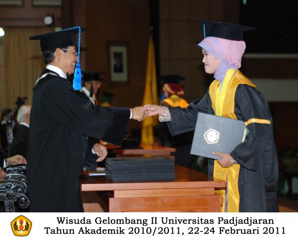 wisuda-keperawatan-s2-s1-oleh-dekan-033