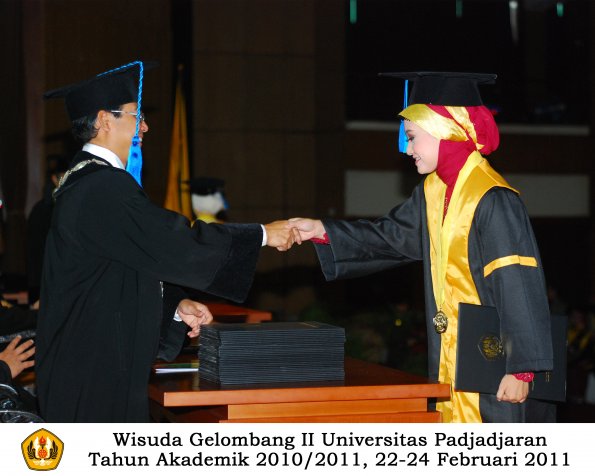 wisuda-keperawatan-s2-s1-oleh-dekan-036