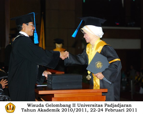 wisuda-keperawatan-s2-s1-oleh-dekan-038