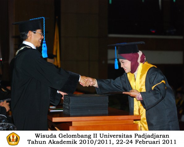 wisuda-keperawatan-s2-s1-oleh-dekan-044