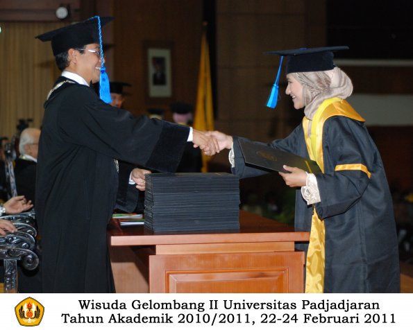 wisuda-keperawatan-s2-s1-oleh-dekan-055