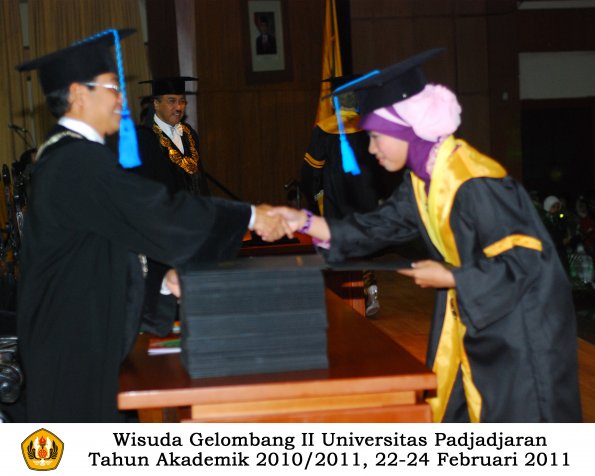 wisuda-keperawatan-s2-s1-oleh-dekan-063