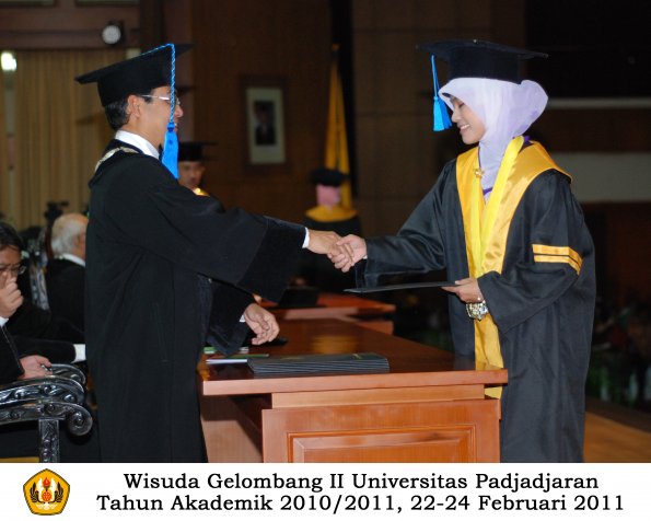 wisuda-keperawatan-s2-s1-oleh-dekan-066