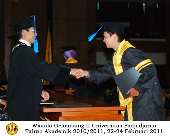 wisuda-keperawatan-s2-s1-oleh-dekan-067